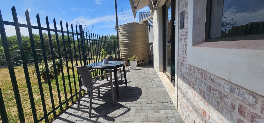 5 Bedroom Property for Sale in Middedorp Western Cape